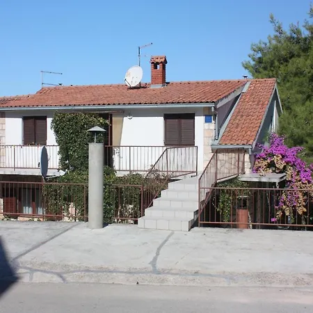 Apartment 5728a *
